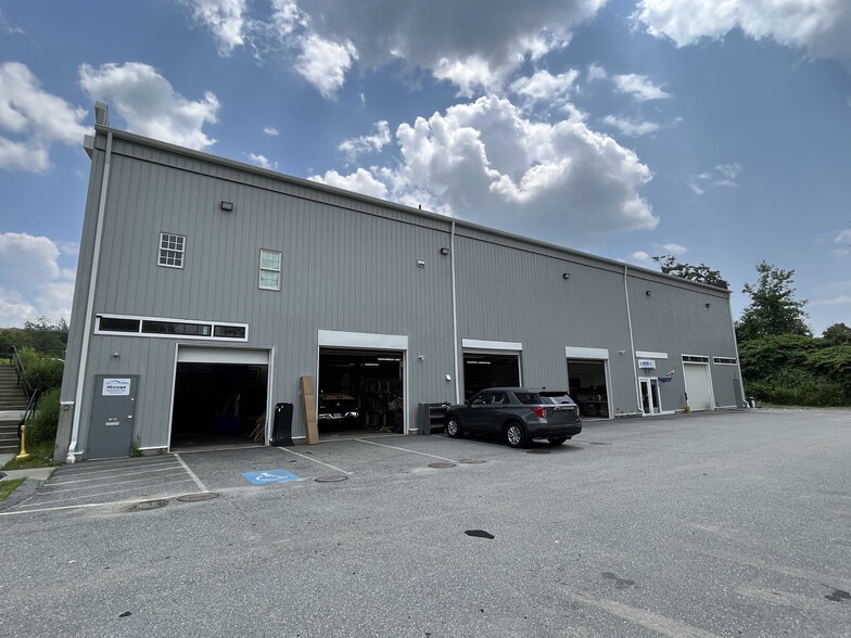 697 Hartford Tpke, Shrewsbury, MA for lease - Building Photo - Image 3 of 7