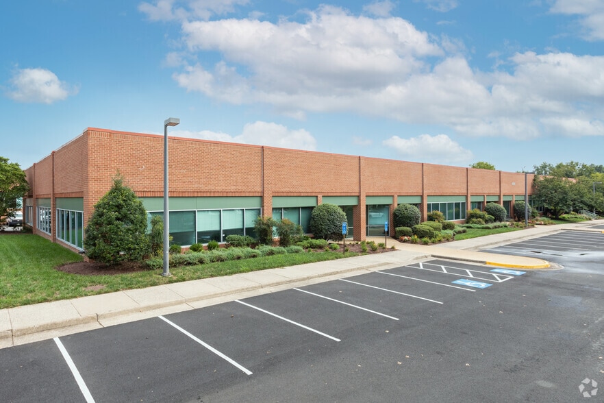 4206 Technology Ct, Chantilly, VA for lease - Primary Photo - Image 1 of 6