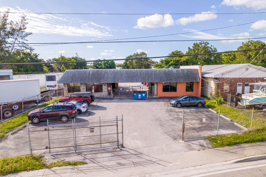 2296 W State Road 84, Fort Lauderdale, FL à vendre - Photo principale - Image 1 de 1