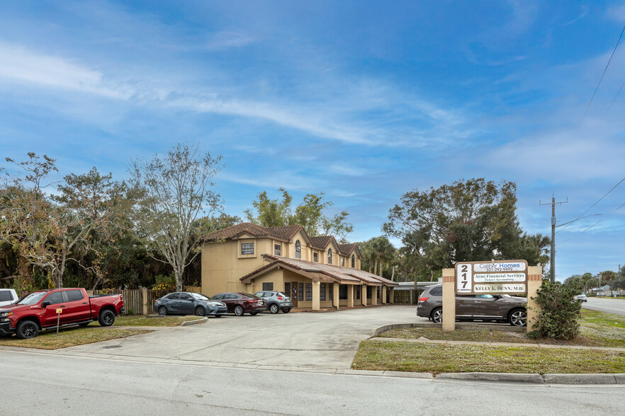 217 W Seminole Ave, Melbourne, FL à vendre - Photo du bâtiment - Image 2 de 19