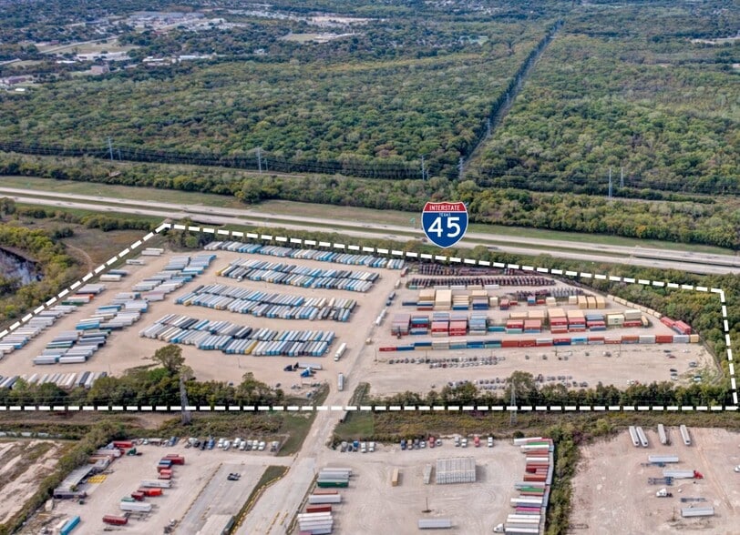 8500-8800 Julius Schepps Fwy, Dallas, TX à louer - Photo du bâtiment - Image 2 de 4
