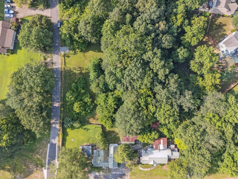 4072 Cumming Hwy, Canton, GA à vendre - Photo du bâtiment - Image 3 de 13