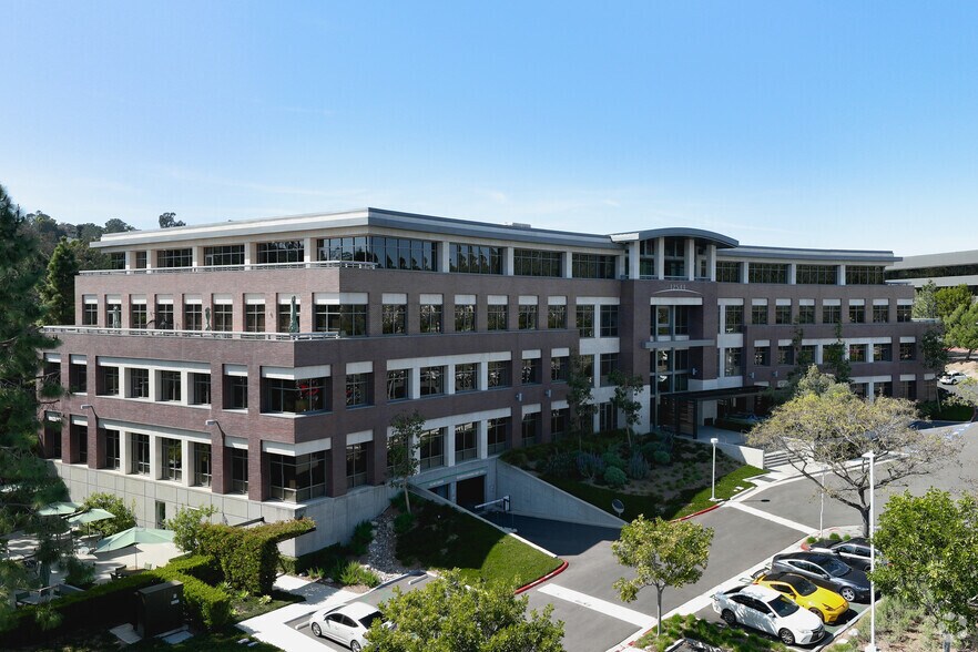 12544 High Bluff Dr, San Diego, CA à louer - Photo du bâtiment - Image 1 de 20