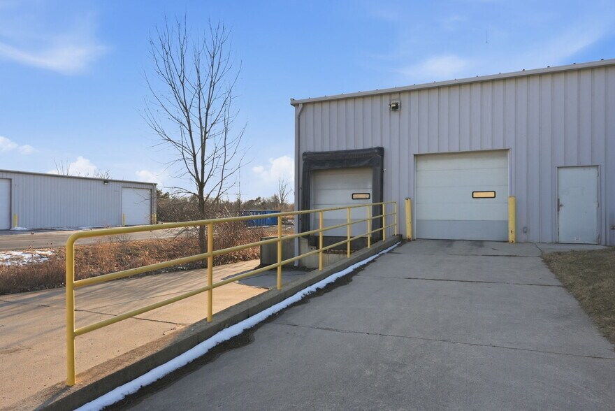 3209 Clearfield Ct, Fort Wayne, IN à vendre - Photo du bâtiment - Image 3 de 23