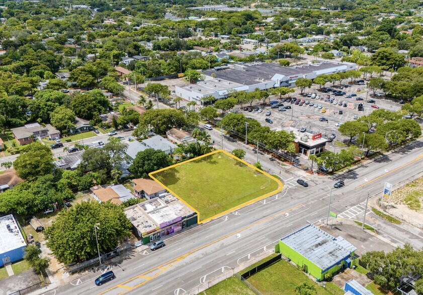 1090-1096 NW 54th St, Miami, FL à vendre - Photo du bâtiment - Image 3 de 11