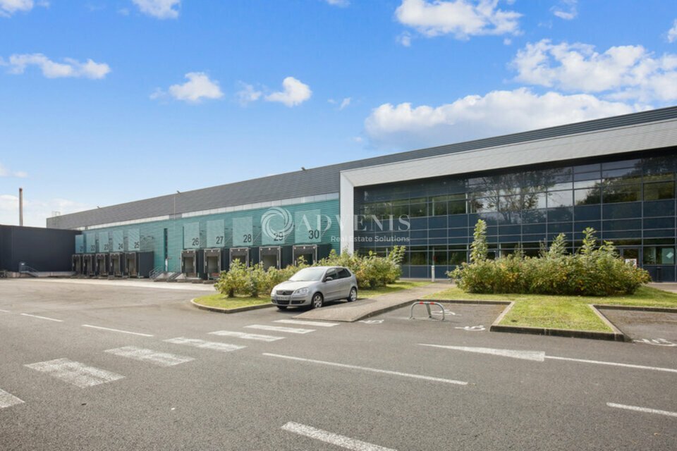 Industrial in Marly-la-Ville for lease Building Photo- Image 1 of 13