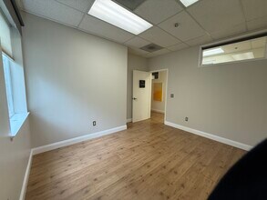 8911 Lakewood Dr, Windsor, CA for lease Interior Photo- Image 2 of 3
