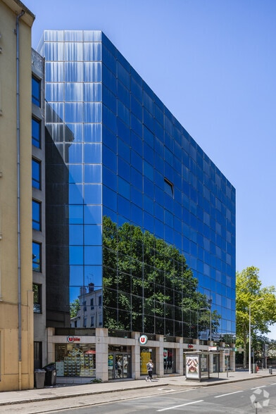 40-42 Avenue Georges Pompidou, Lyon for lease - Building Photo - Image 2 of 5