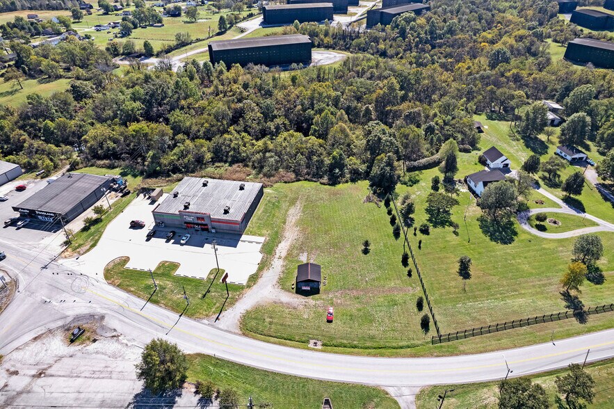 4983 KY-52, Loretto, KY à vendre - Photo du bâtiment - Image 2 de 7
