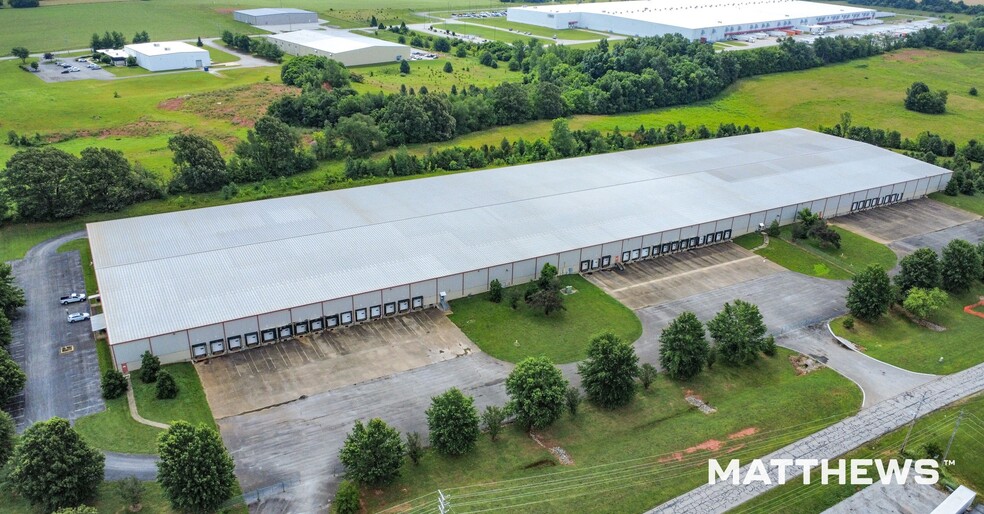 81 Page Dr, Franklin, KY for sale - Building Photo - Image 2 of 3