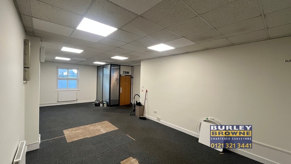 18-19 Albert Rd, Tamworth for lease - Building Photo - Image 2 of 15