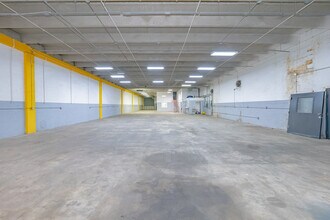 2335-2337 NW 149th St, Opa Locka, FL for lease Interior Photo- Image 1 of 7