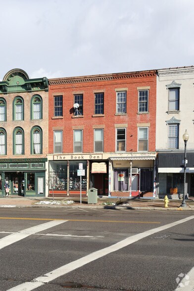 172 Main St, Dansville, NY à vendre - Photo du bâtiment - Image 2 de 4