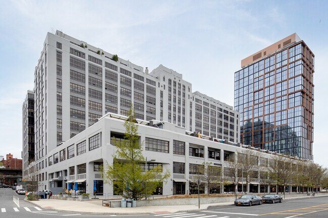 Plus de détails pour 360 Furman St, Brooklyn, NY - Bureau/Commerce de détail, Commerce de détail à louer