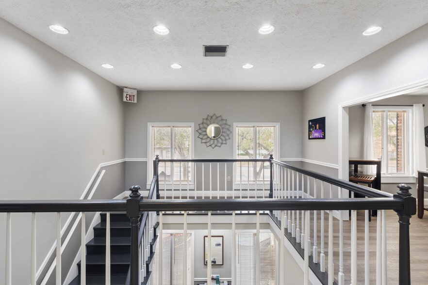 3050 S Dale Mabry Hwy, Tampa, FL for lease - Building Photo - Image 3 of 3