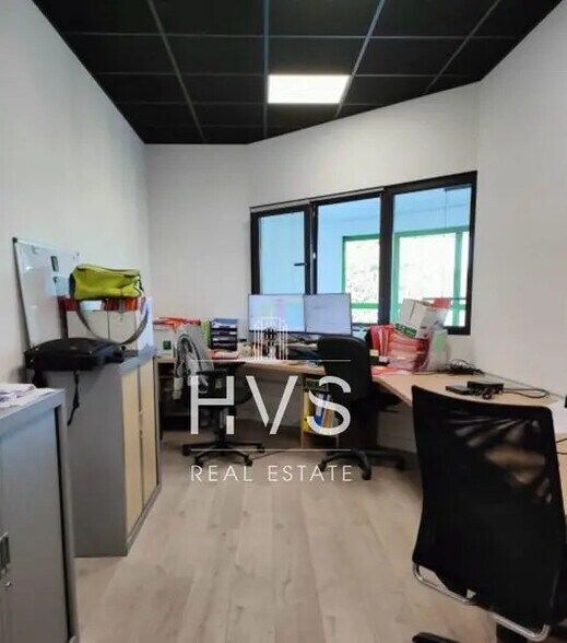 Flex in Septèmes-les-Vallons for lease - Interior Photo - Image 3 of 4