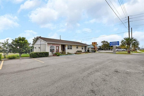 1319 S Woodland Blvd, Deland, FL à vendre - Photo du bâtiment - Image 3 de 6