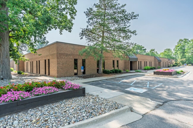 Plus de détails pour 1200-1250 Eisenhower Pl, Ann Arbor, MI - Flex aux enchères