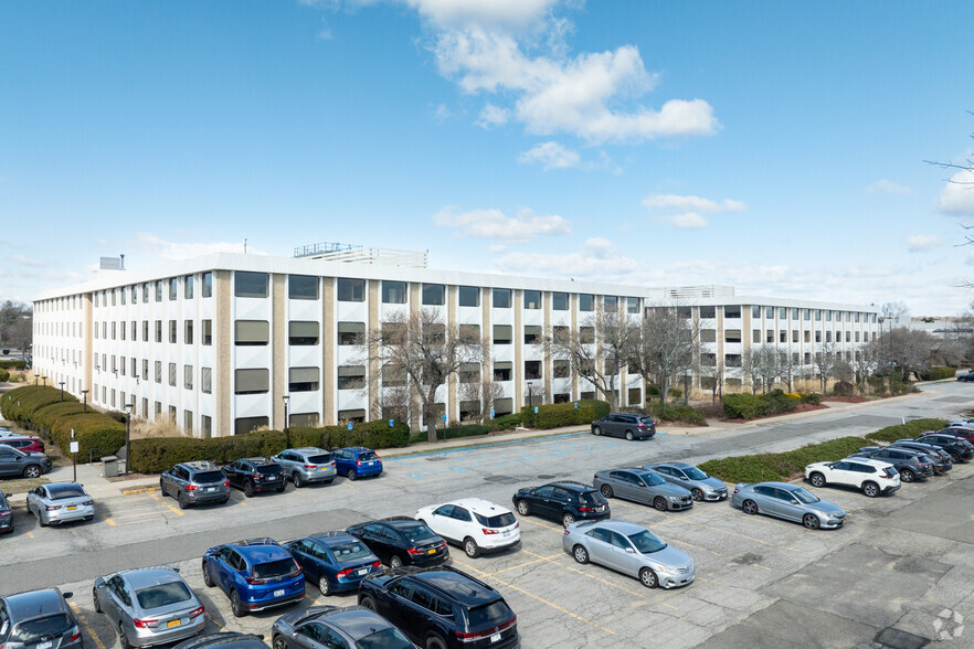 3 Huntington Quadrangle, Melville, NY à vendre - Photo principale - Image 1 de 1