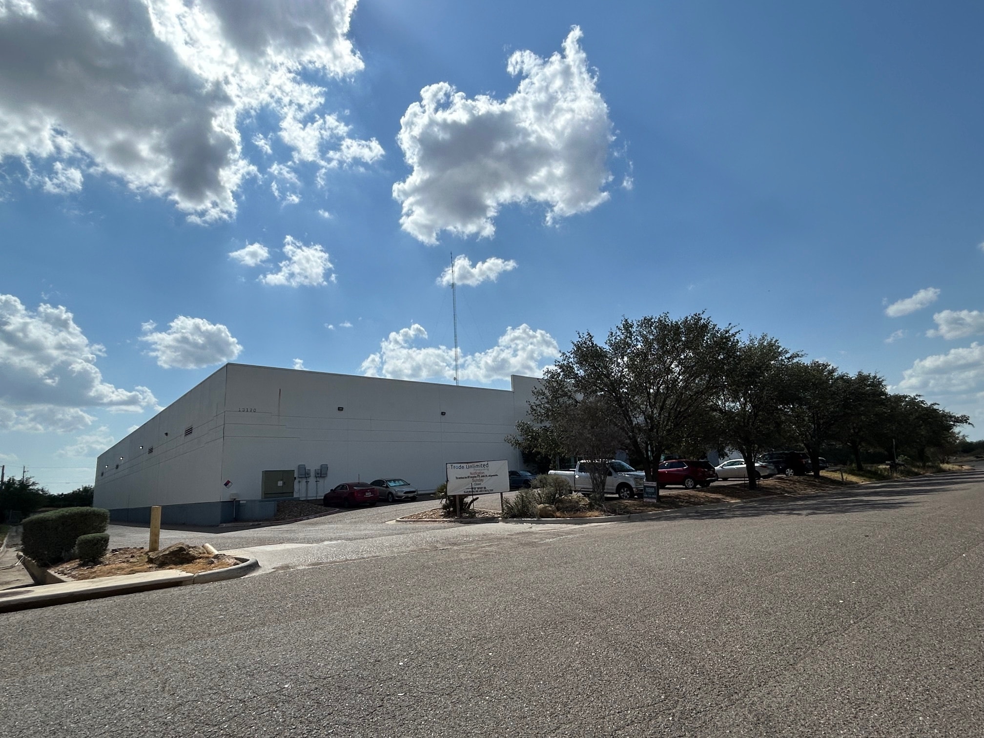 13120 Spivey Dr, Laredo, TX à louer Photo du bâtiment- Image 1 de 10