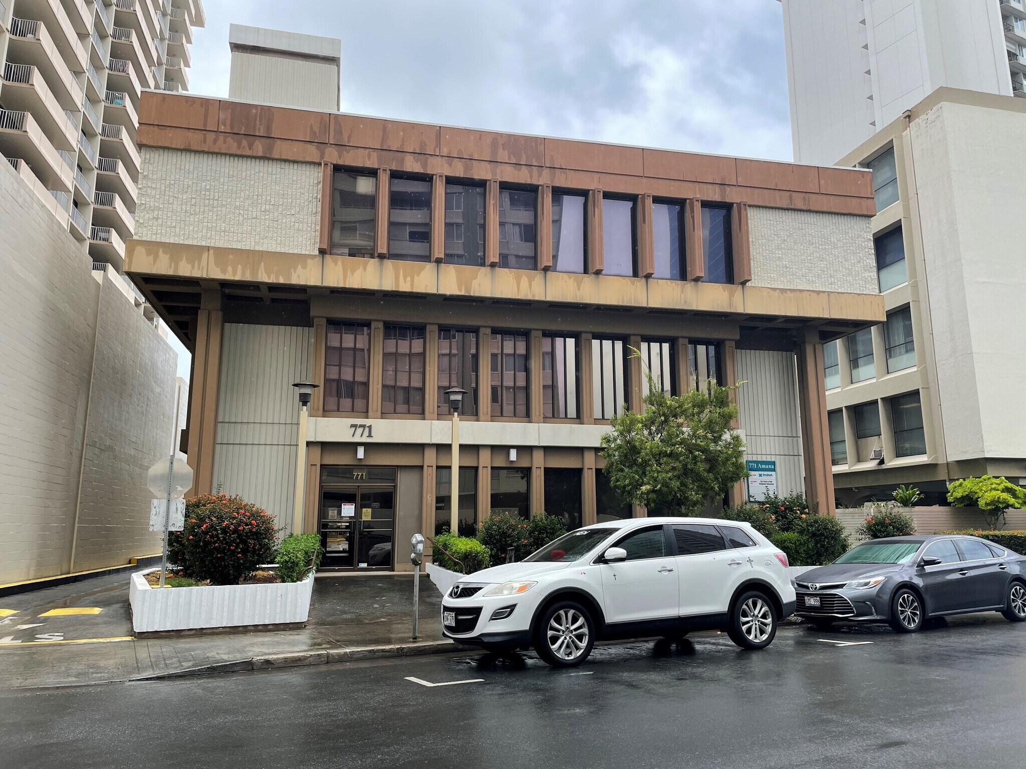 771 Amana St, Honolulu, HI à louer Photo du bâtiment- Image 1 de 4