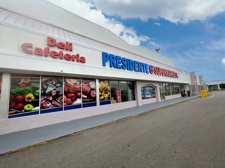 681-749 S Semoran Blvd, Orlando, FL for lease - Building Photo - Image 1 of 1