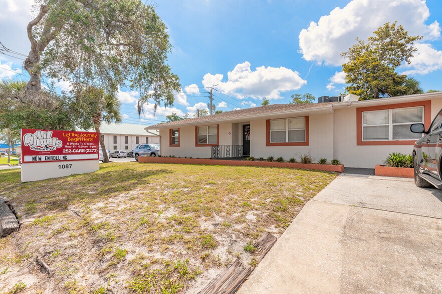 1087 Mason Ave, Daytona Beach, FL à vendre - Photo du bâtiment - Image 2 de 13