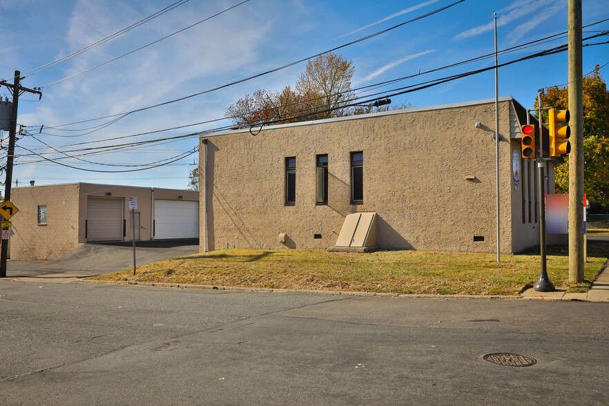 2044 Grant Ave, Philadelphia, PA à vendre - Photo du b timent - Image 3 de 30