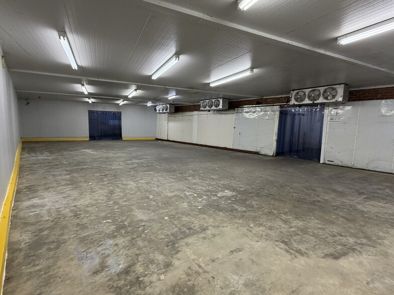 2181 E 14th St, Los Angeles, CA for lease - Building Photo - Image 3 of 6