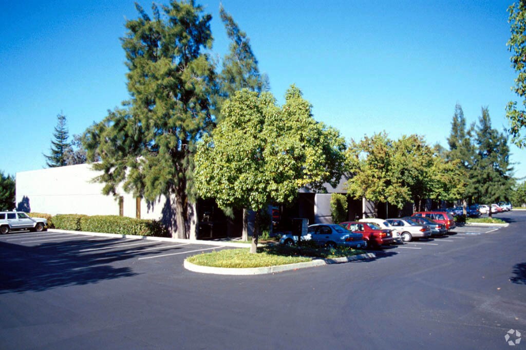 4041 Pike Ln, Concord, CA à louer Photo principale- Image 1 de 5