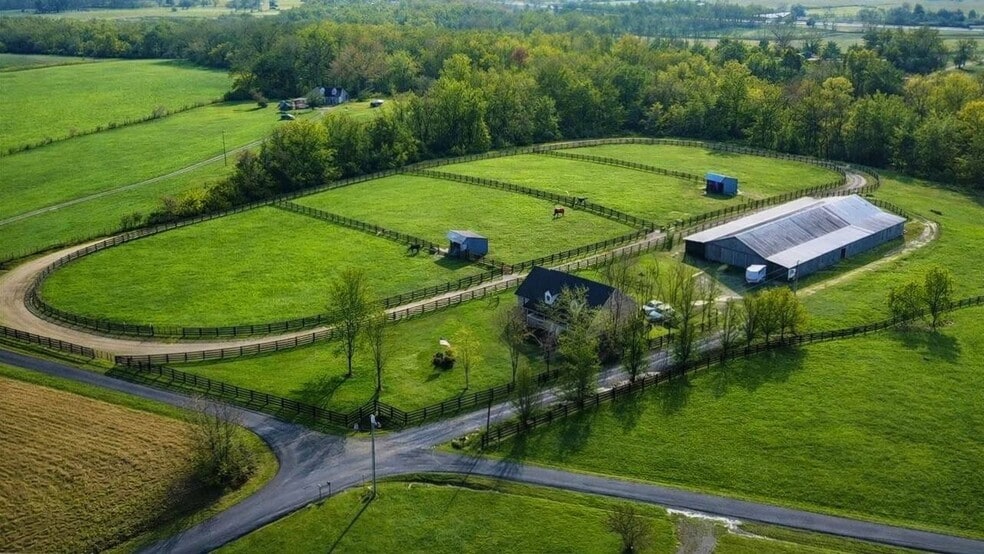 441 Knob View Rd, Russell Springs, KY for sale - Aerial - Image 2 of 9
