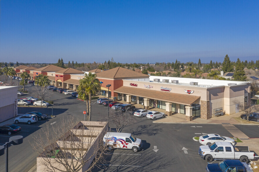 1305-1365 N Willow Ave, Clovis, CA for sale - Primary Photo - Image 1 of 1