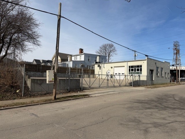 3475 Cardiff Ave, Cincinnati, OH for lease - Building Photo - Image 3 of 11