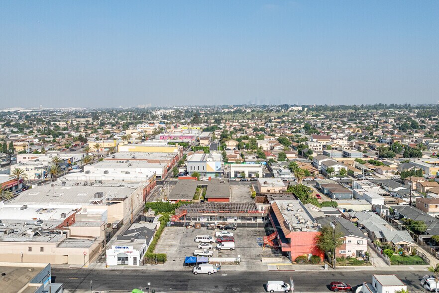 753-759 S Fetterly Ave, Los Angeles, CA à vendre - Photo du bâtiment - Image 1 de 12