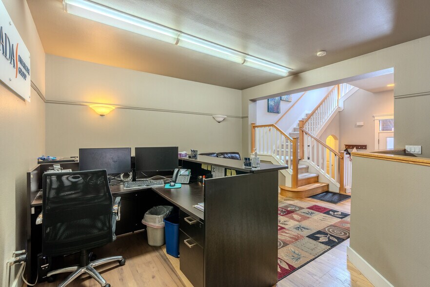 1510 NE Fairview Village St, Fairview, OR à louer - Photo du bâtiment - Image 3 de 18