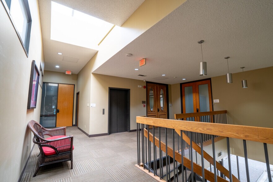 4620 Sunbelt Dr, Addison, TX à vendre - Photo du bâtiment - Image 3 de 10