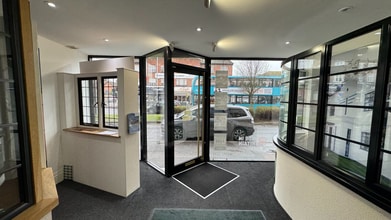 265 High Rd, Loughton à louer Photo intérieure- Image 1 de 6