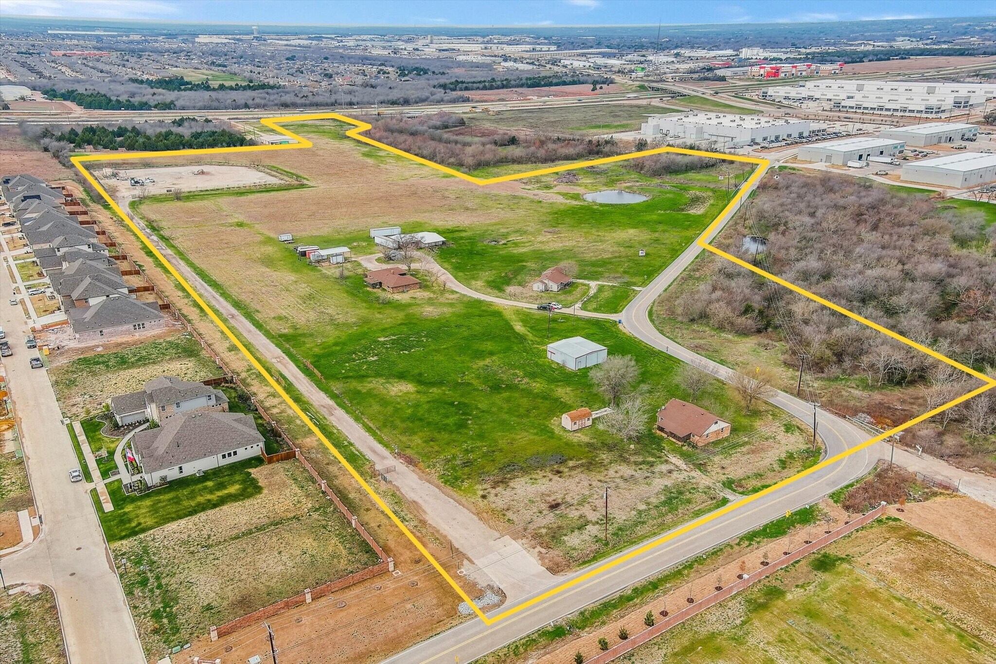 764 S Mitchell Rd, Mansfield, TX à vendre Photo du bâtiment- Image 1 de 14