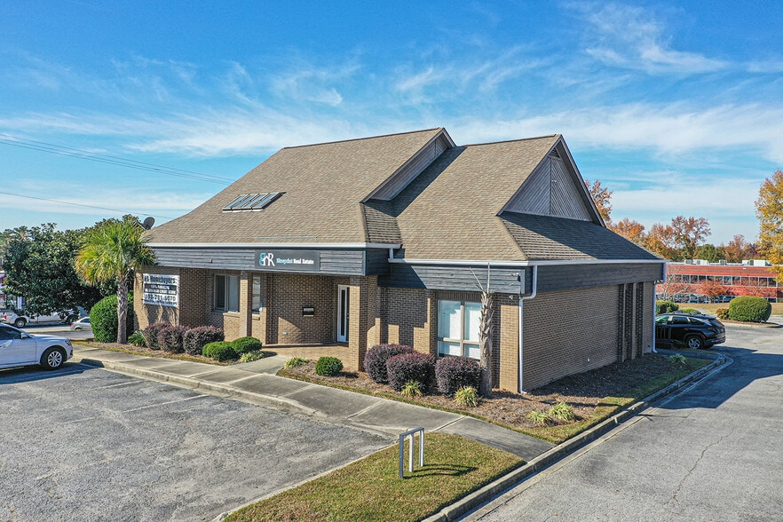 8311 Two Notch Rd, Columbia, SC à vendre - Photo du bâtiment - Image 1 de 67