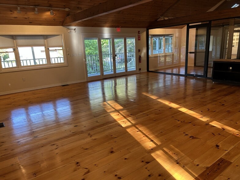 23 Gleasondale Rd, Stow, MA for lease - Interior Photo - Image 2 of 5