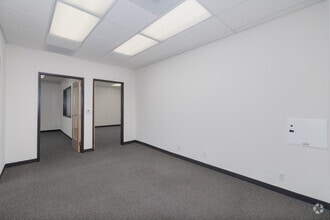 2210 Encinitas Blvd, Encinitas, CA à louer Photo intérieure- Image 2 de 5