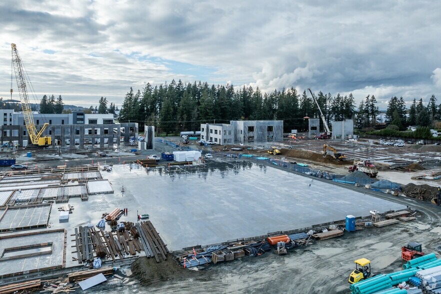 19280 30 Av, Surrey, BC à louer - Photo du bâtiment - Image 2 de 3