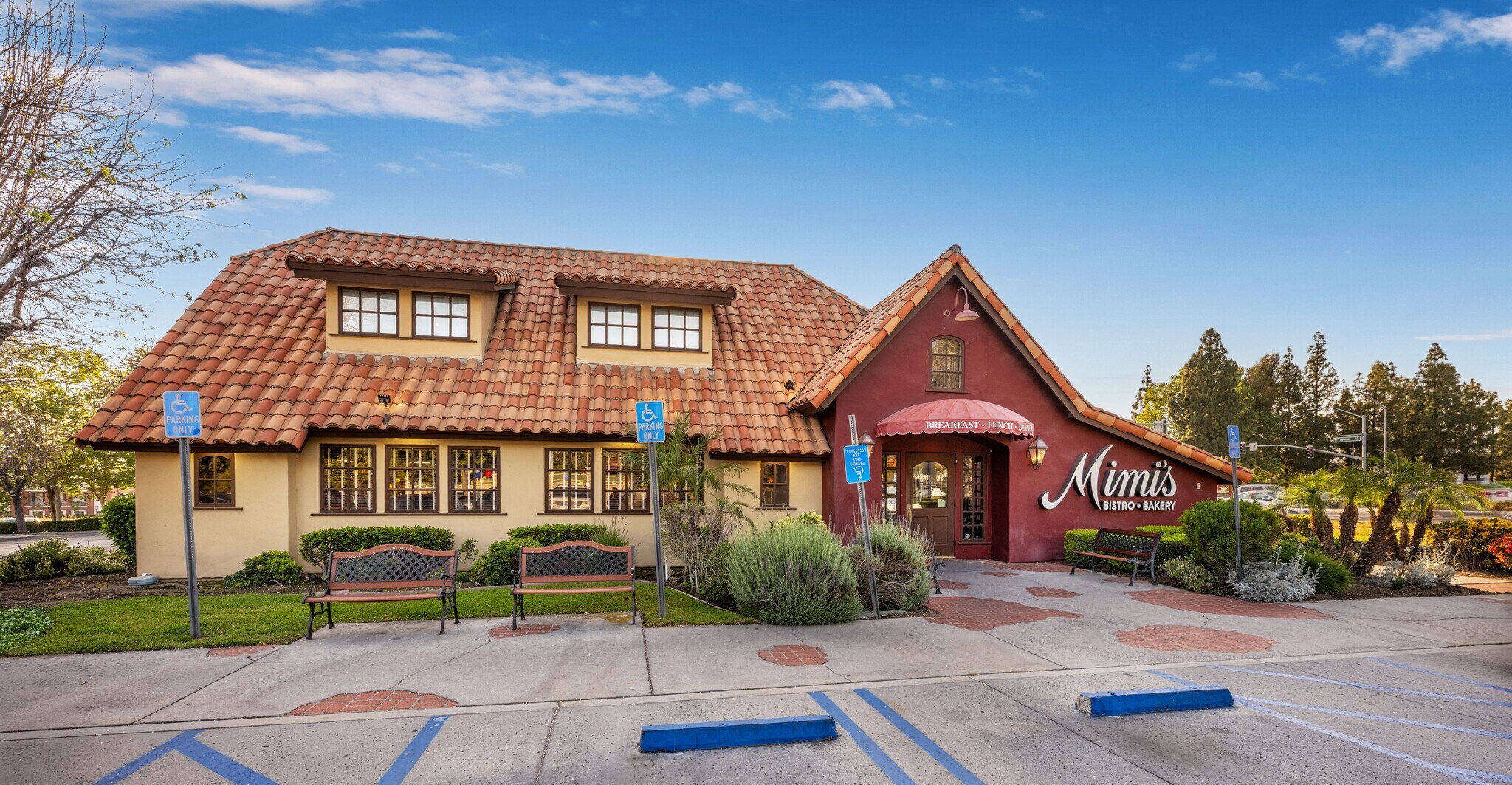 10909 Foothill Blvd, Rancho Cucamonga, CA à louer Photo principale- Image 1 de 9