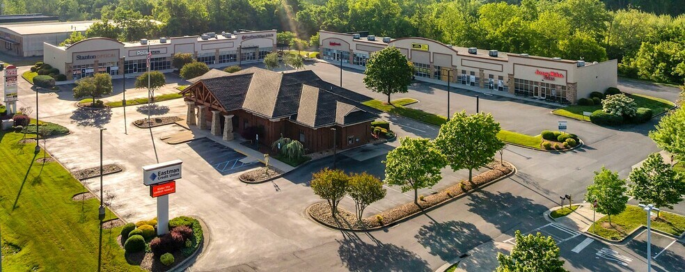 Shops at East Stone portefeuille de 2 propriétés à vendre sur LoopNet.ca - Photo du bâtiment - Image 1 de 11