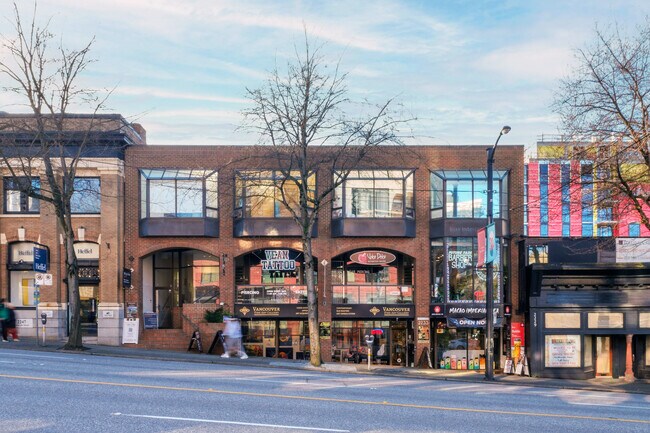 Plus de détails pour 2231-2245 Granville St, Vancouver, BC - Commerce de détail à louer
