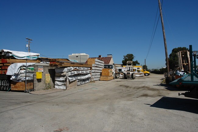 Plus de détails pour 117 E 25th Ave, San Mateo, CA - Industriel à louer