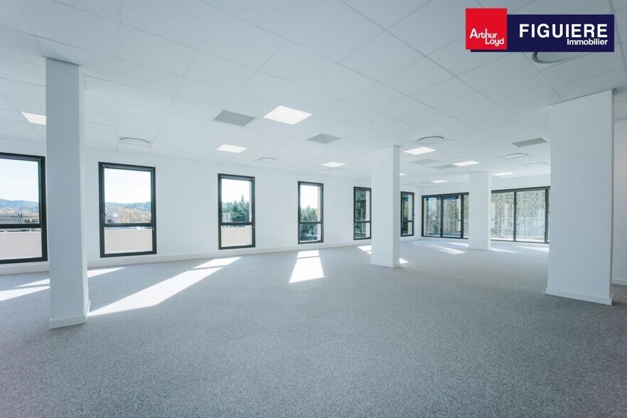 Office in Aix-en-Provence for lease - Building Photo - Image 3 of 17