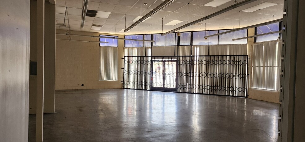 3300 San Gabriel Blvd, Rosemead, CA à louer - Photo intérieure - Image 2 de 5