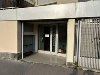 Plus de détails pour Multi-résidentiel à vendre