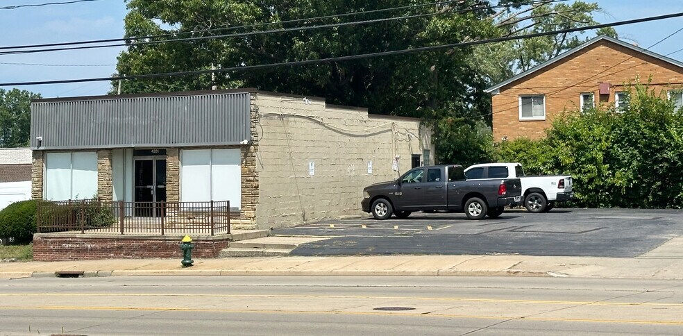 4281 Mayfield Rd, Cleveland, OH à louer - Photo du bâtiment - Image 2 de 7
